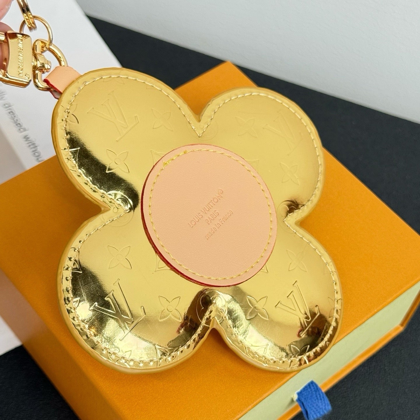 루이비통 비비엔 헤드 모노그램 미러 키 홀더