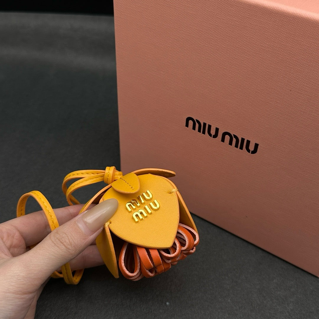 미우미우 가죽 키링