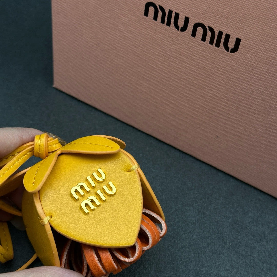 미우미우 가죽 키링