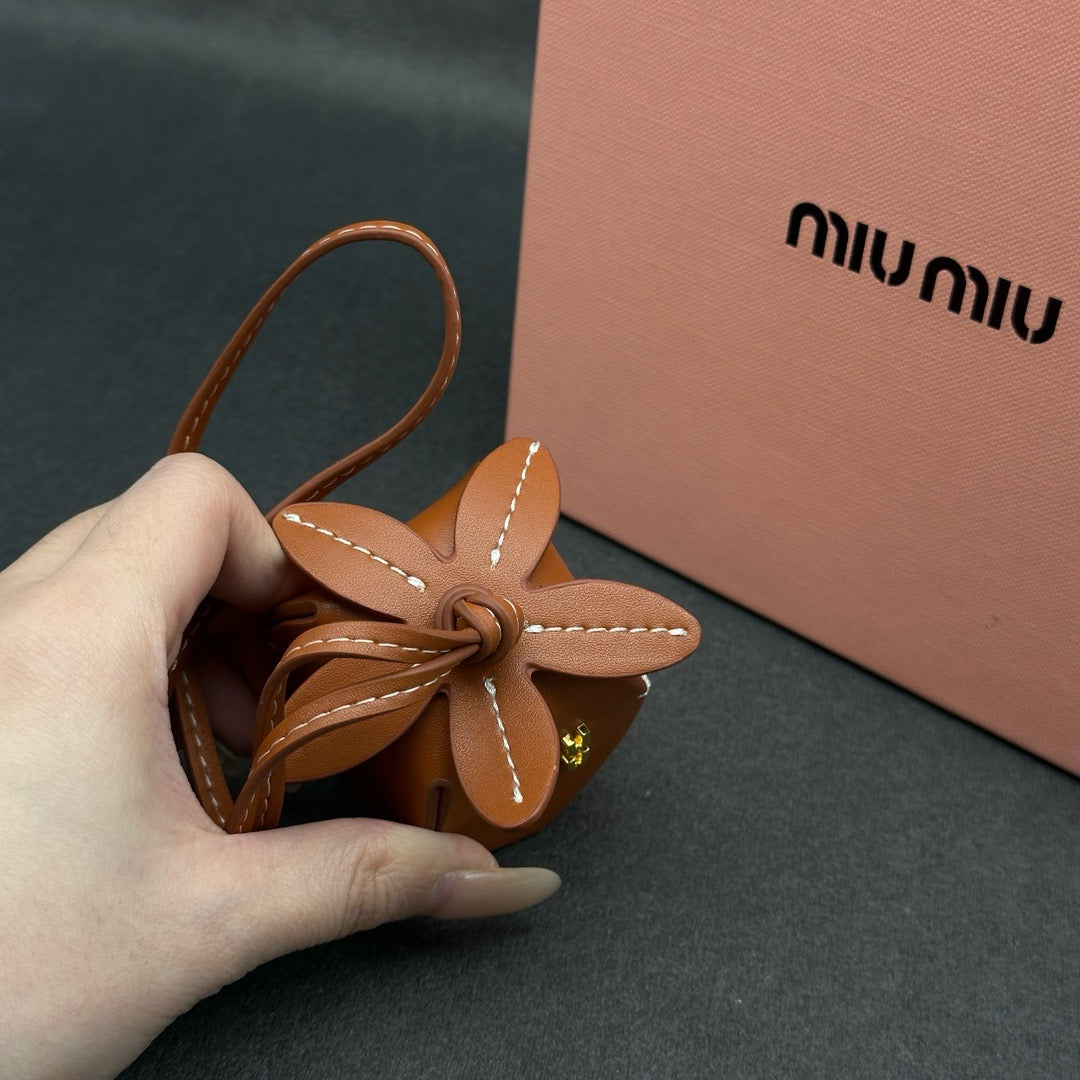 미우미우 가죽 키링