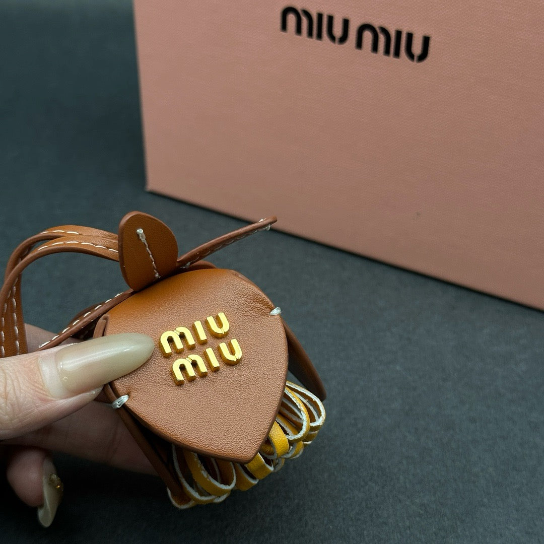 미우미우 가죽 키링