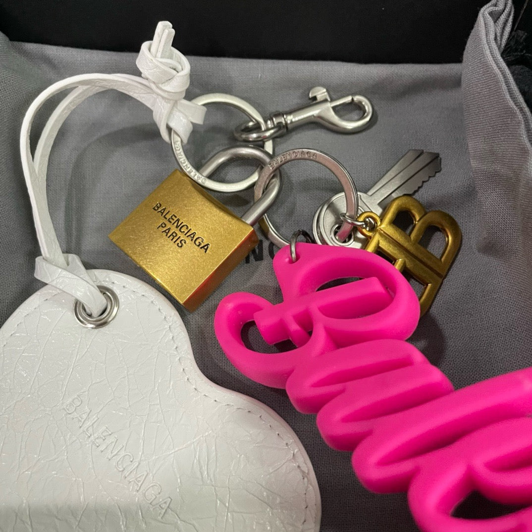 발렌시아가 키링