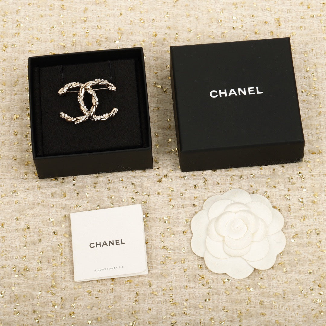샤넬 브로치
