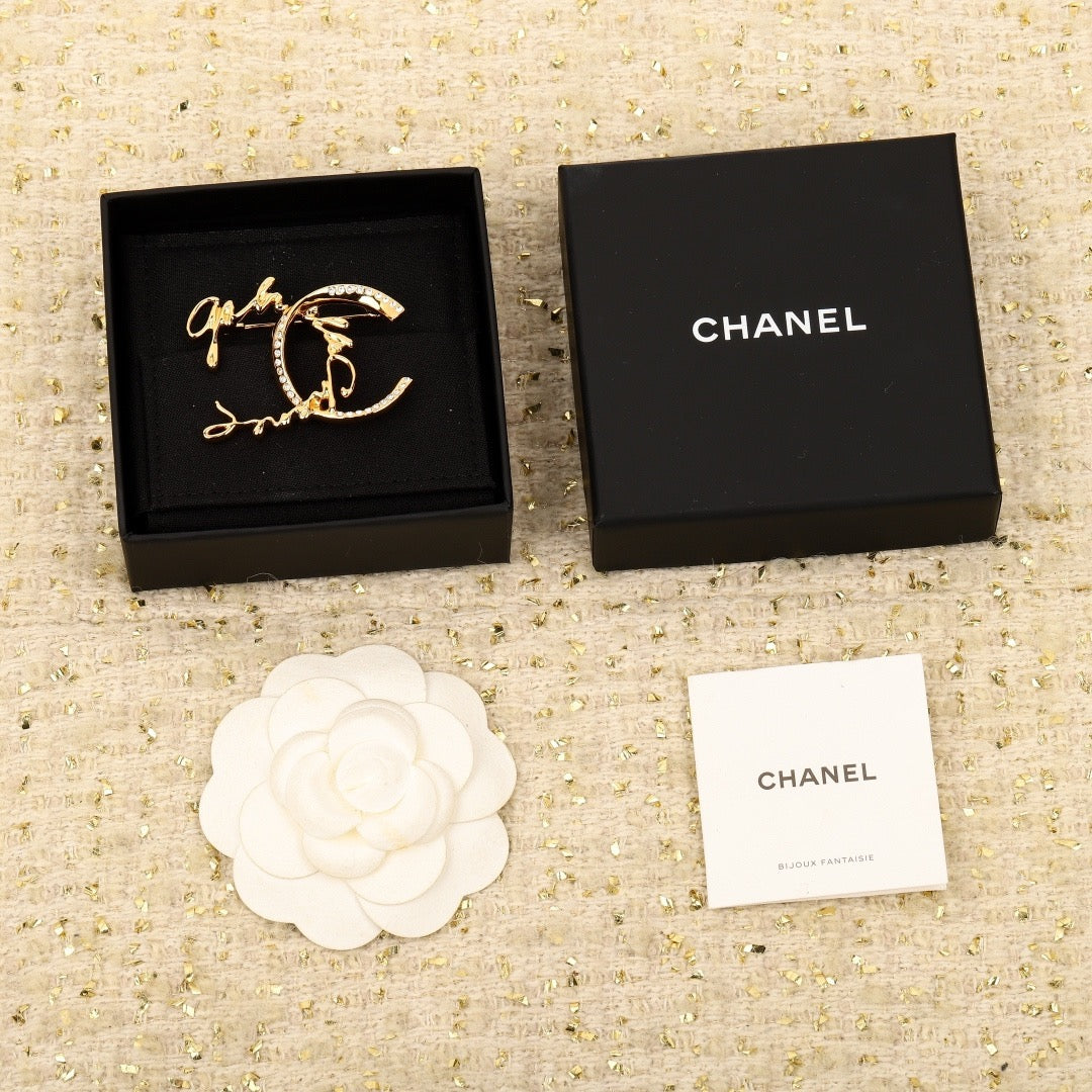 샤넬 브로치
