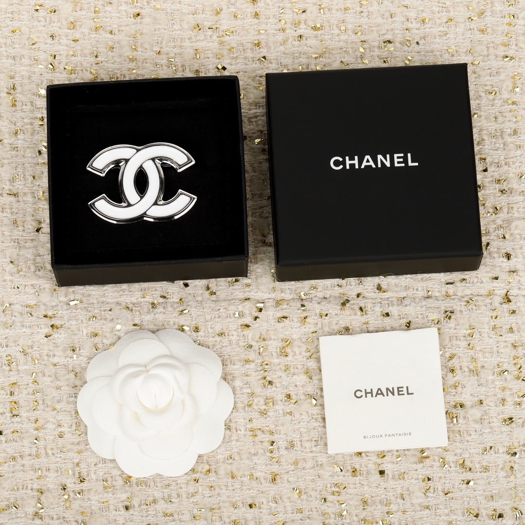 샤넬 브로치