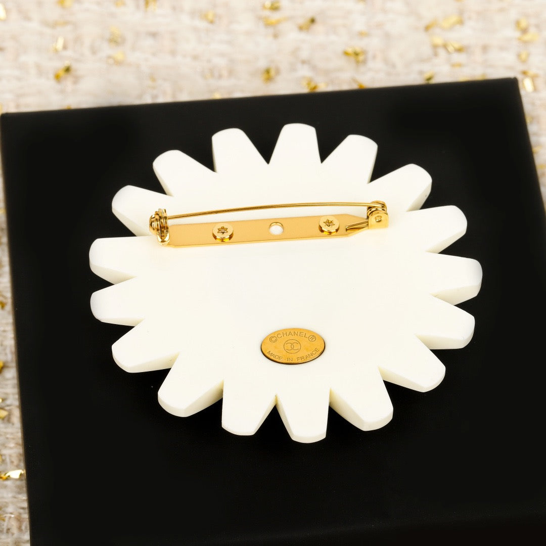 샤넬 브로치