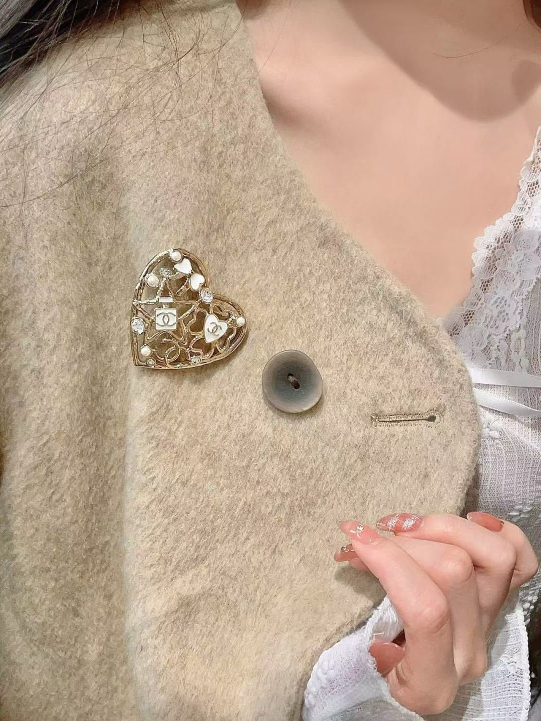 샤넬 브로치
