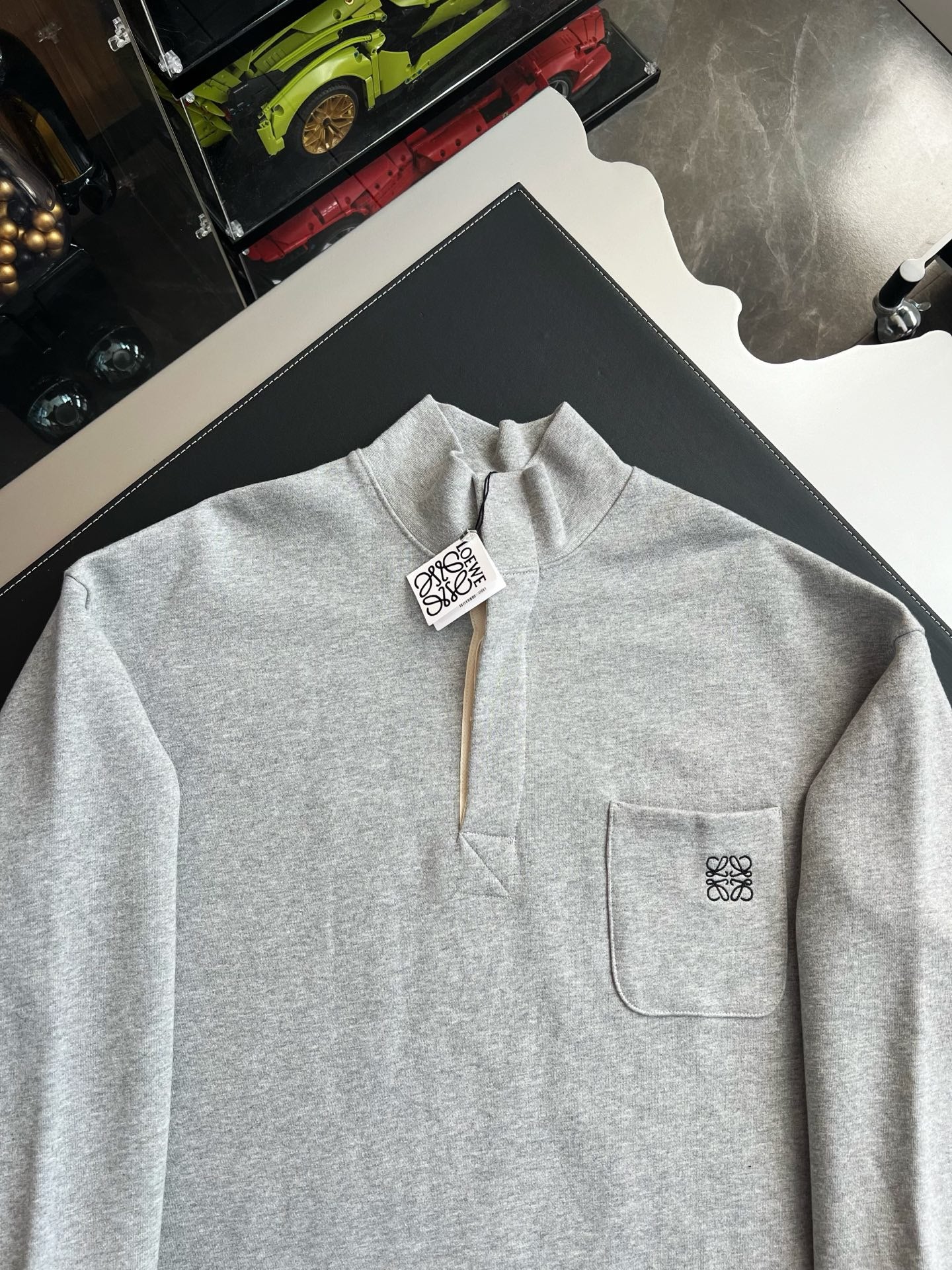 로에베 하이넥 스웻셔츠