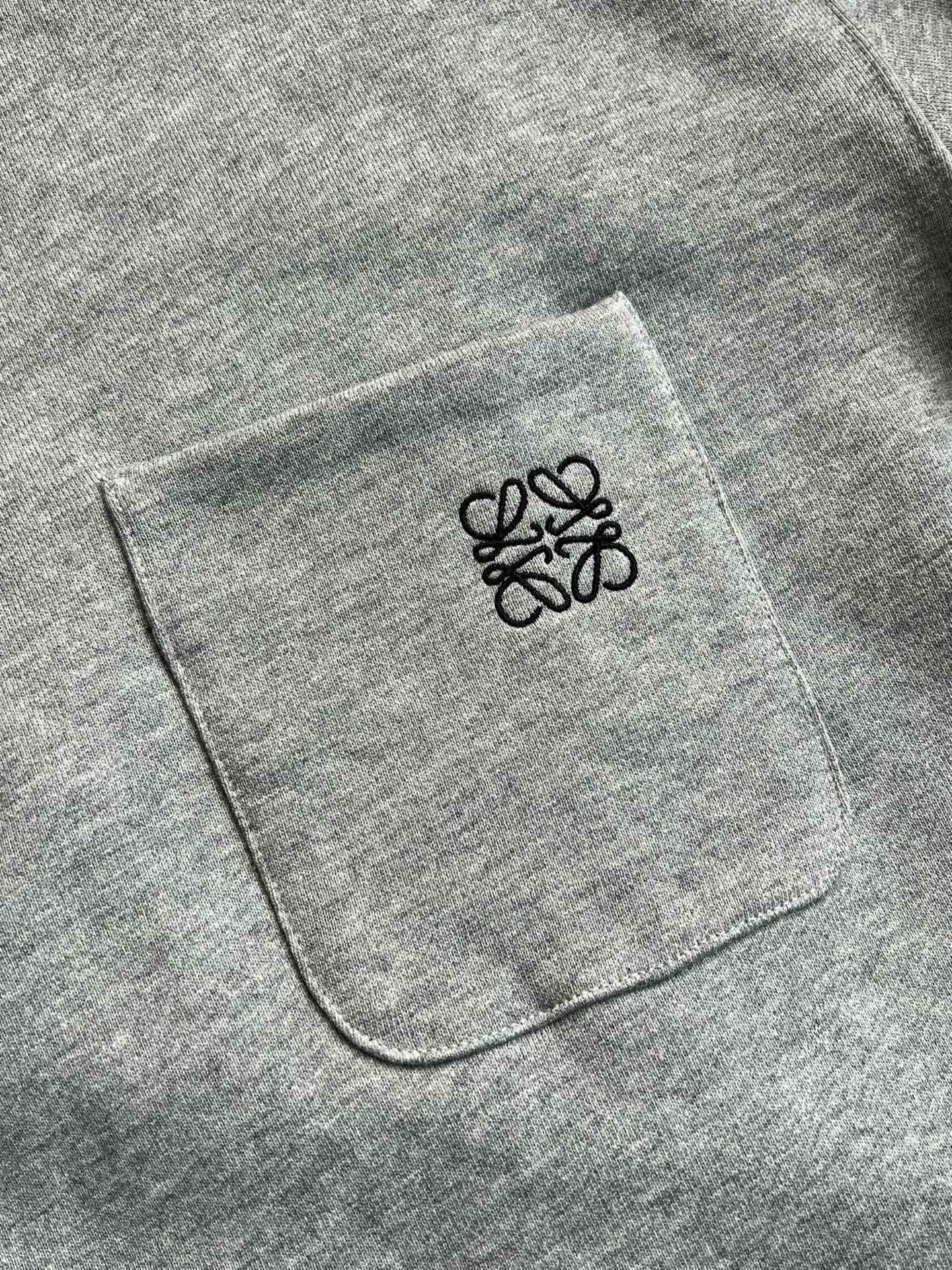 로에베 하이넥 스웻셔츠