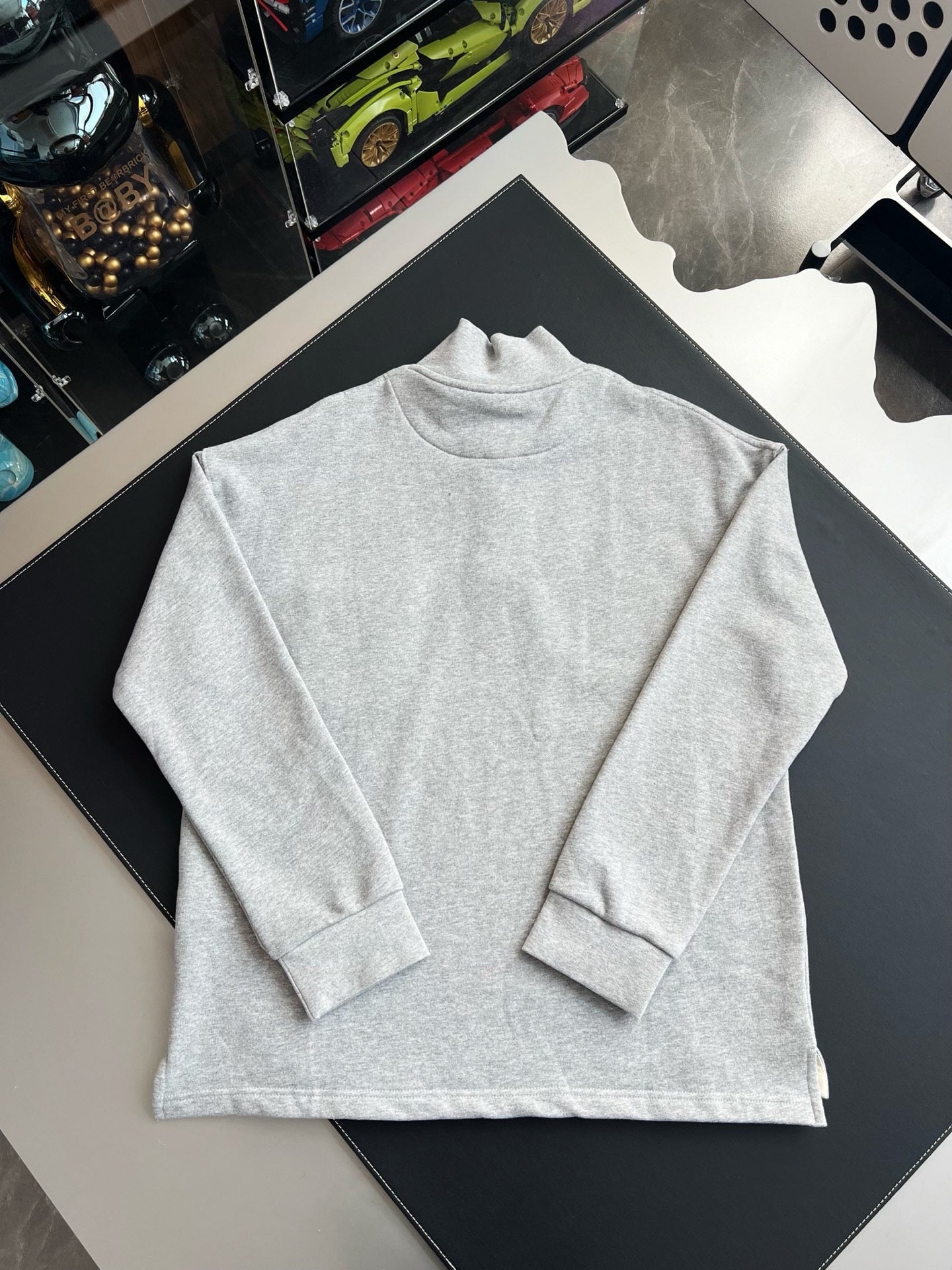 로에베 하이넥 스웻셔츠