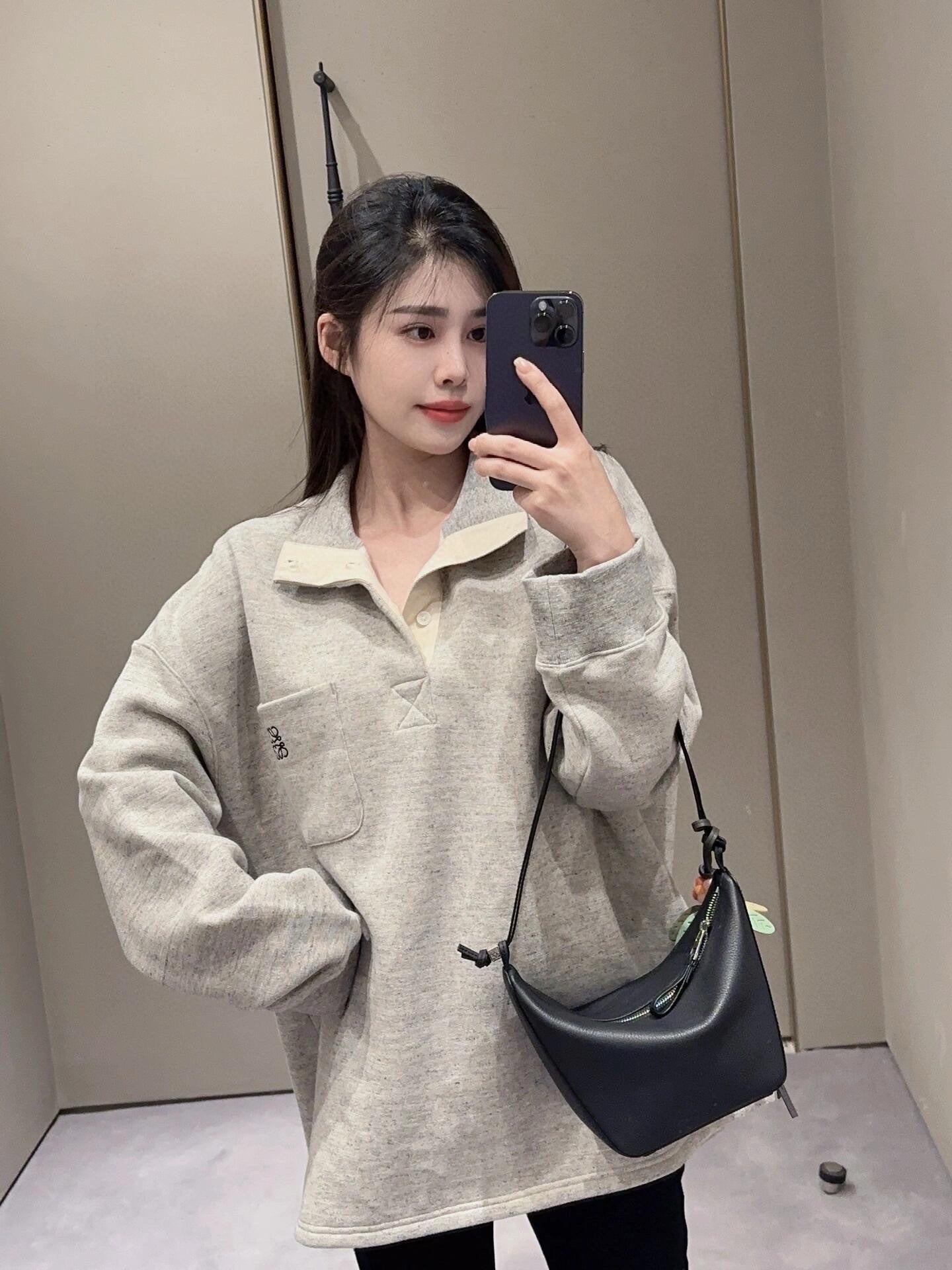 로에베 하이넥 스웻셔츠