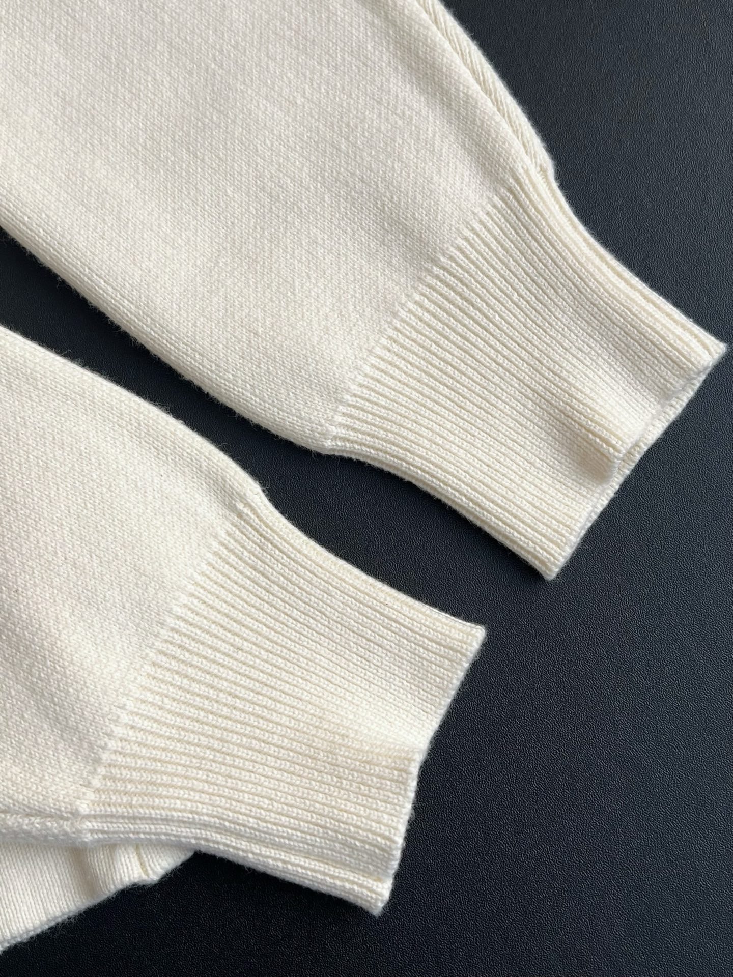 로에베 아나그램 니트 후드