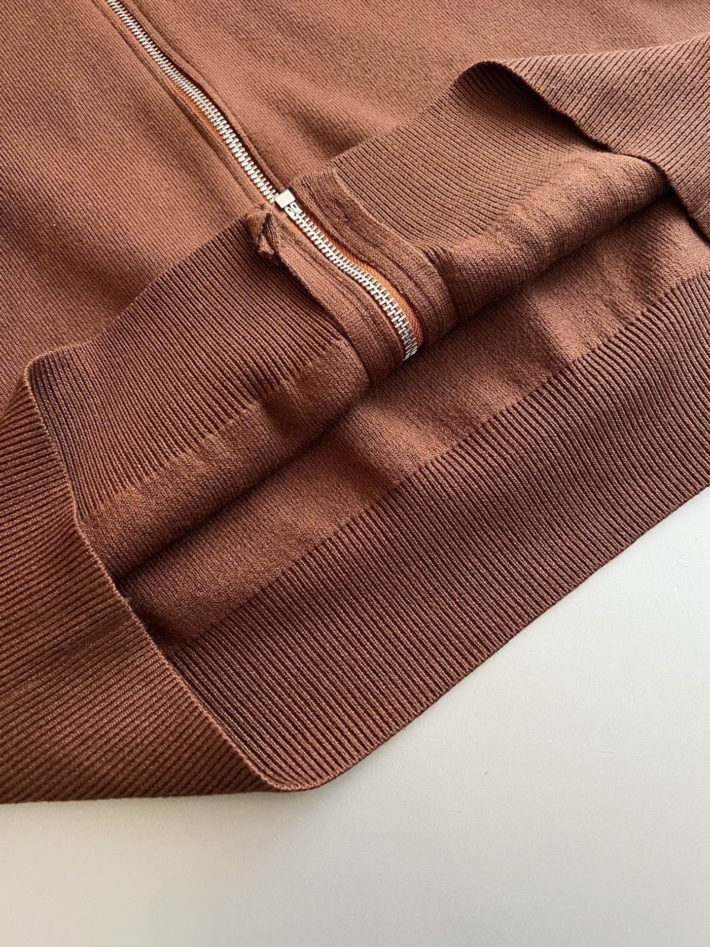 로에베 울 집업 후디