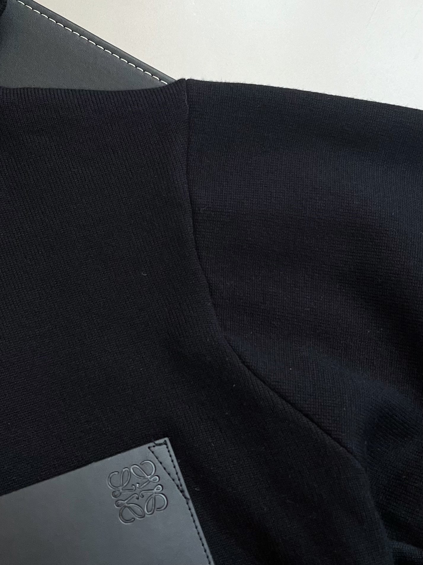 로에베 울 집업 후디