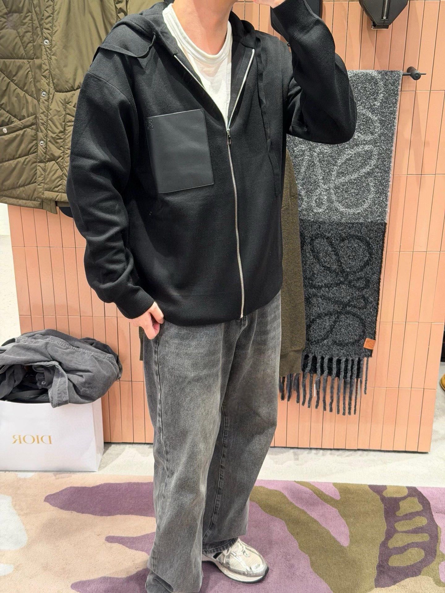 로에베 울 집업 후디