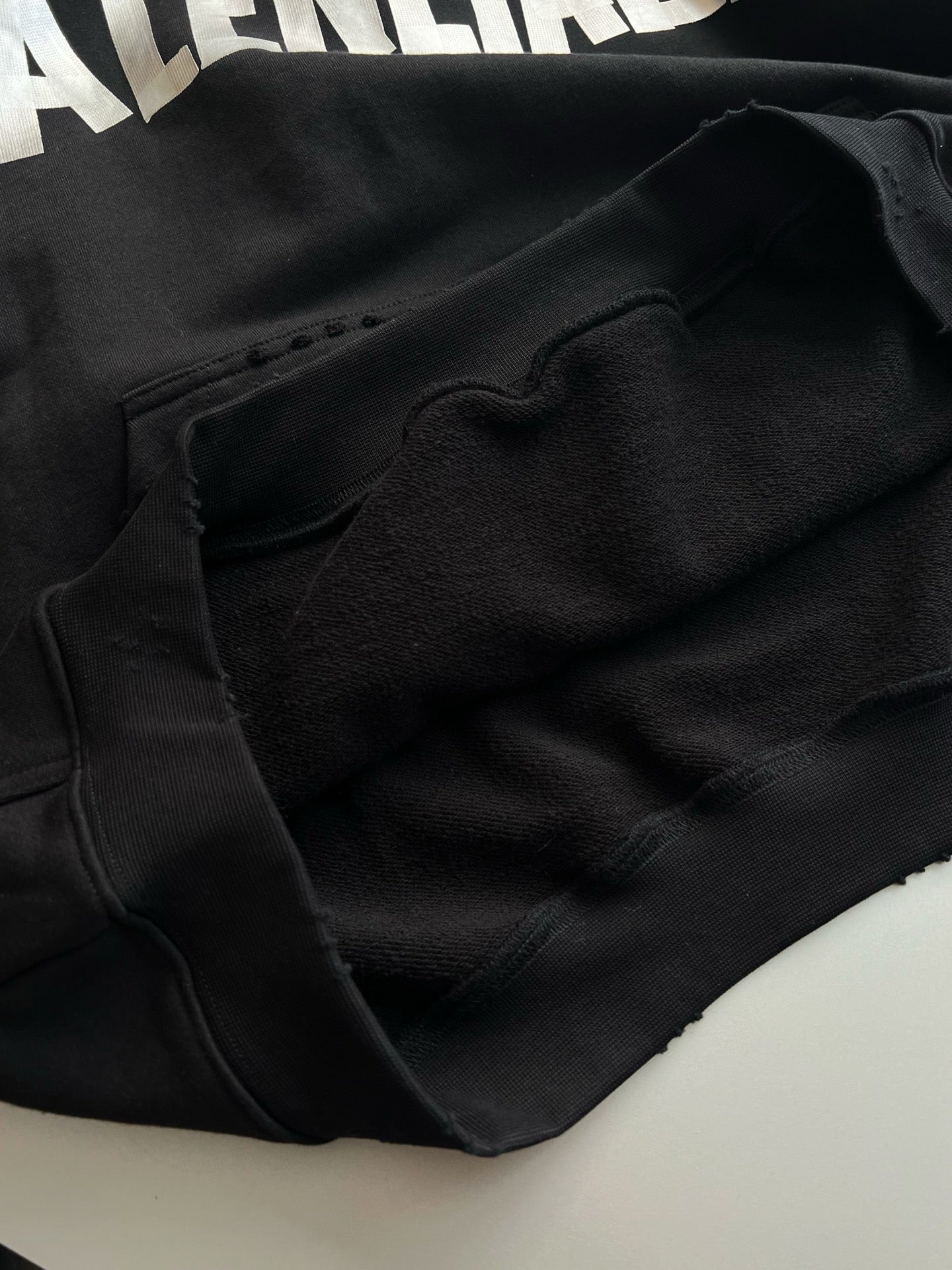 발렌시아가 뉴 테이프 타입 오버사이즈 후드