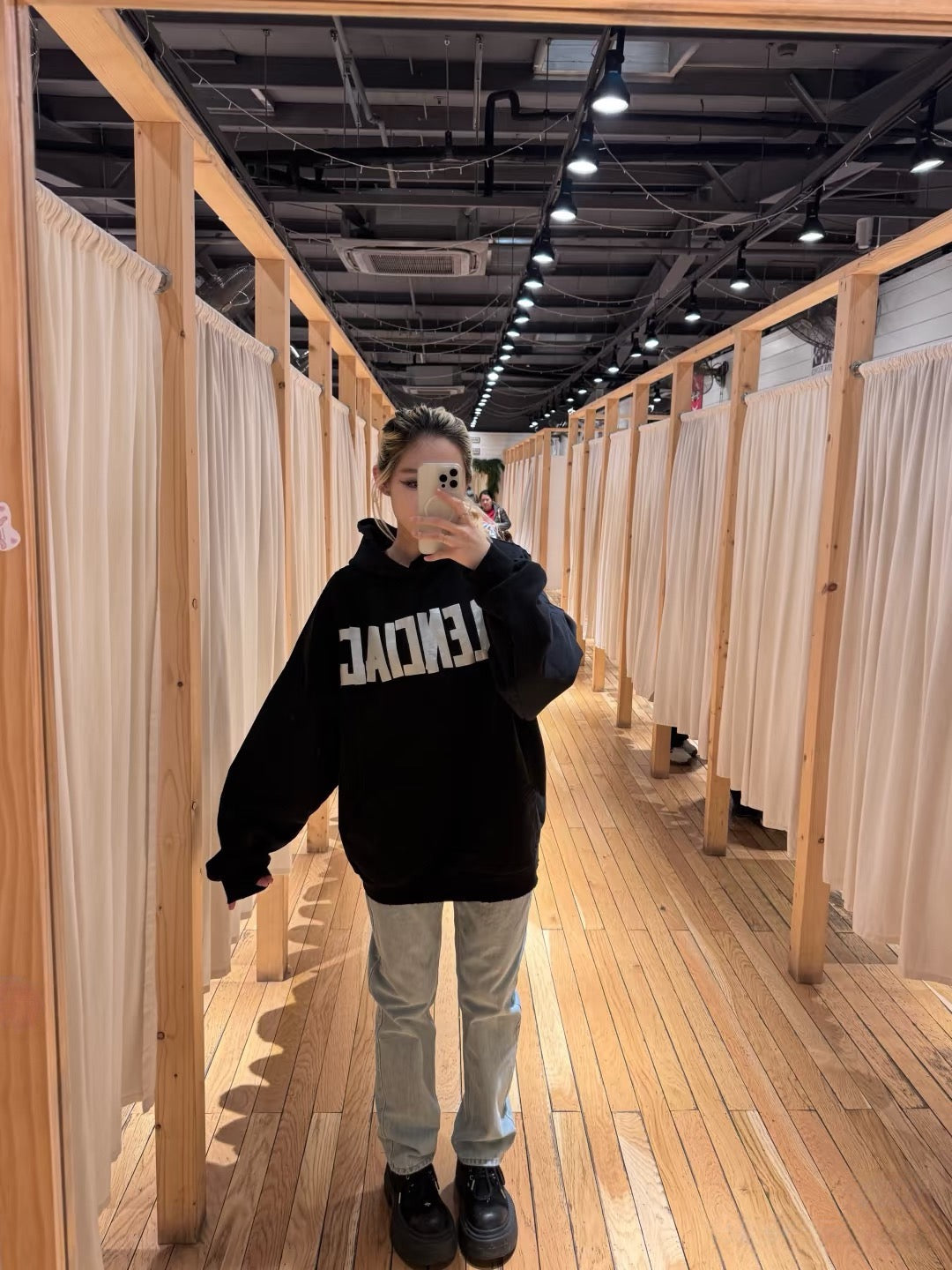 발렌시아가 뉴 테이프 타입 오버사이즈 후드