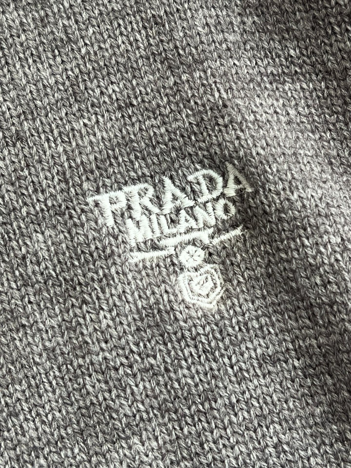 프라다 긴팔 니트 집업