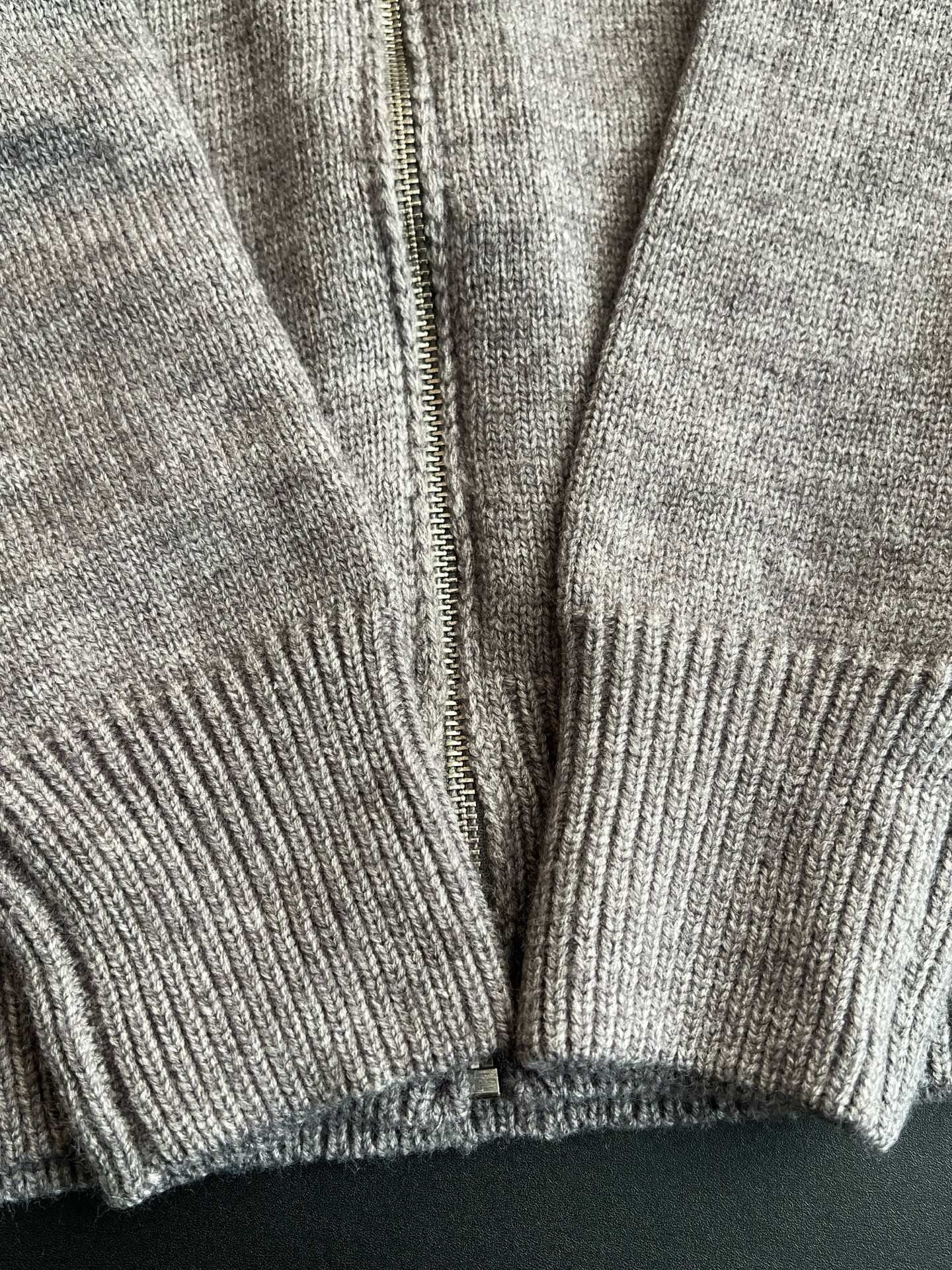 프라다 긴팔 니트 집업