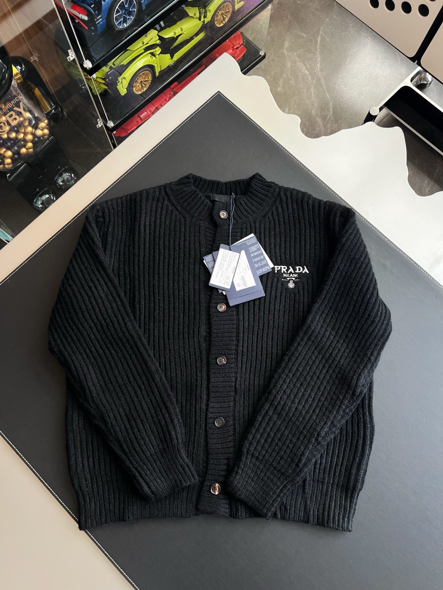 프라다 니트 가디건