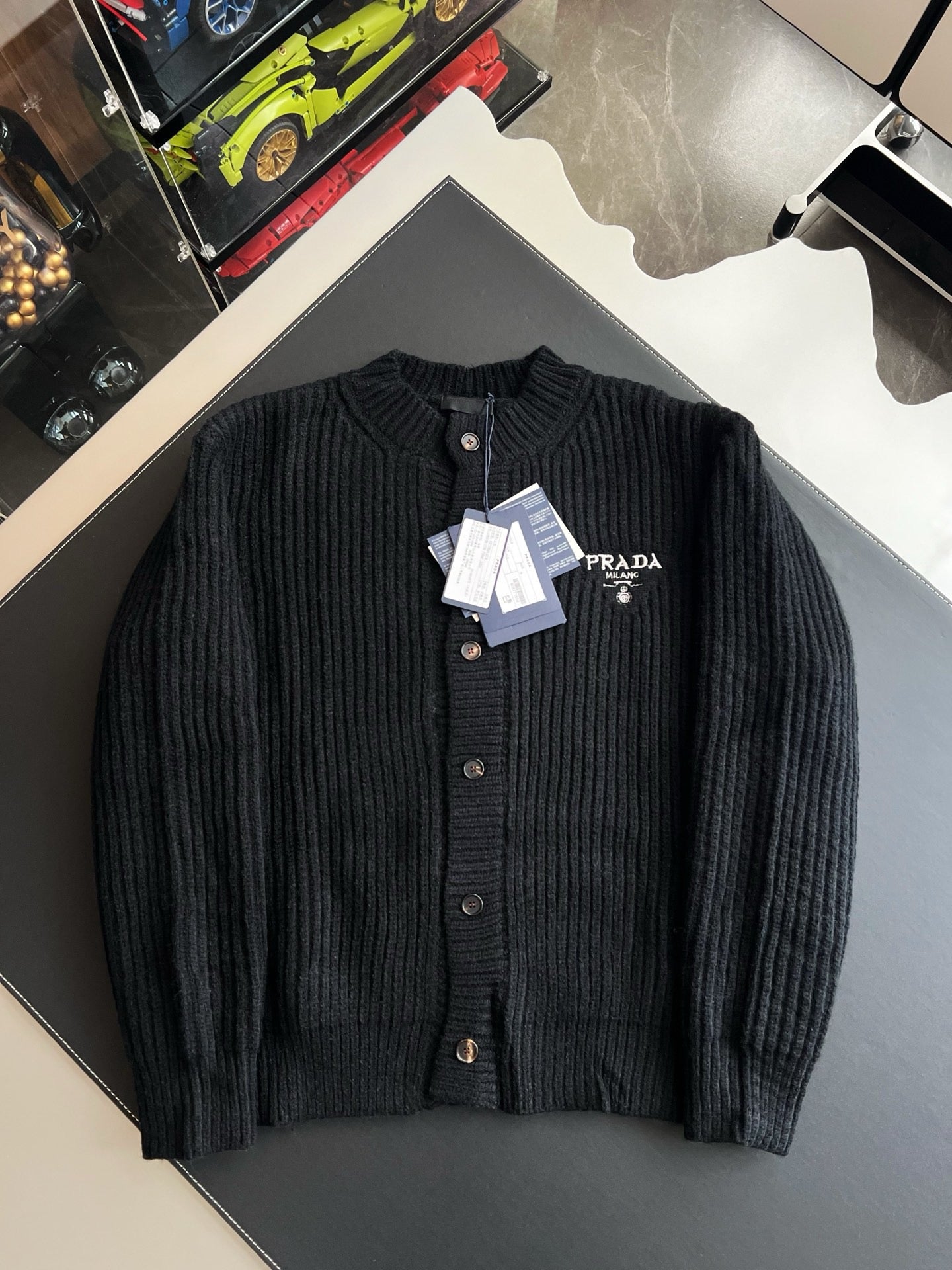 프라다 니트 가디건