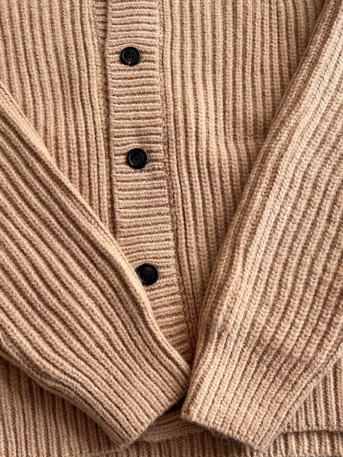 프라다 니트 가디건