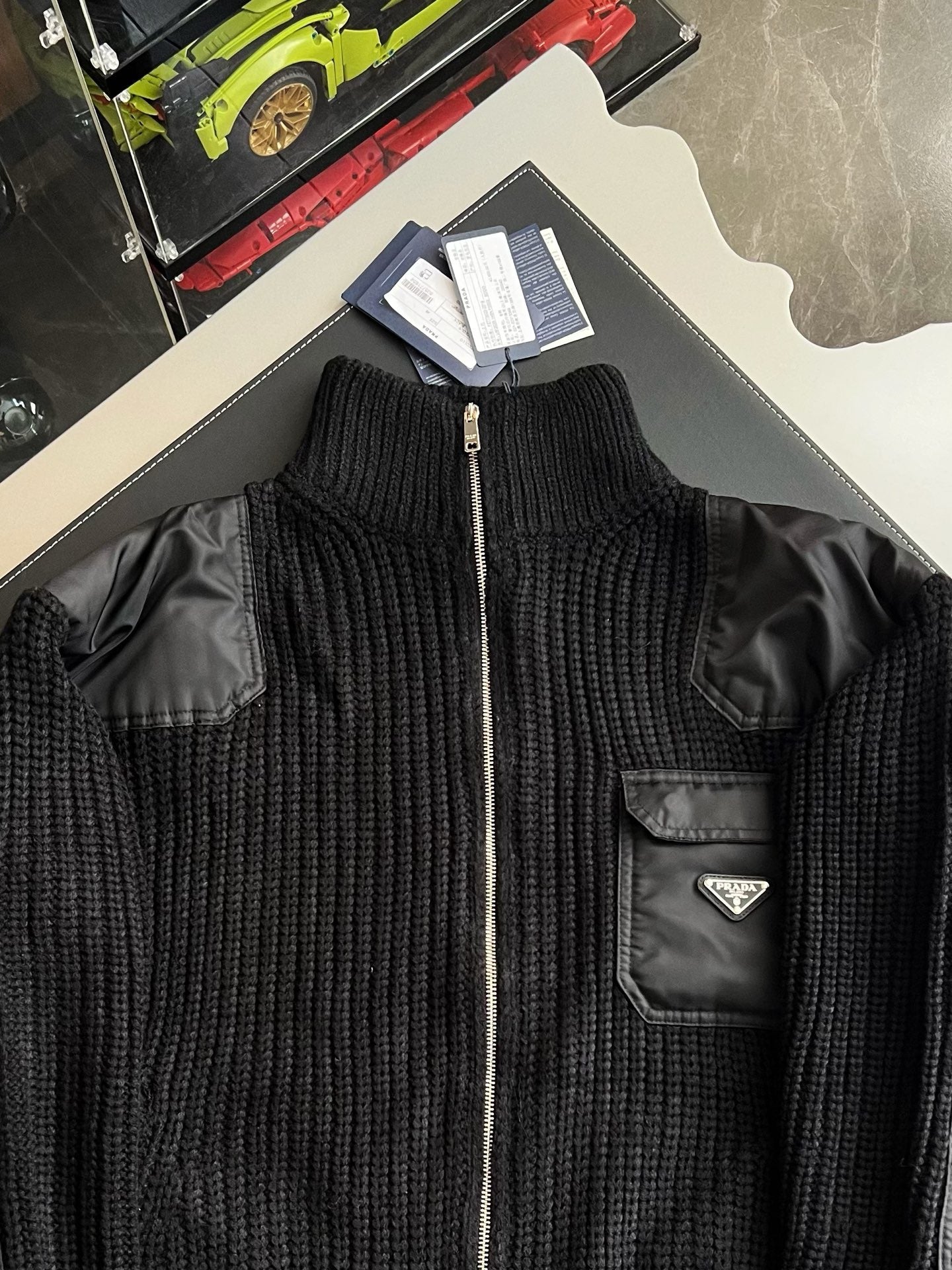 프라다 하이 넥 가디건