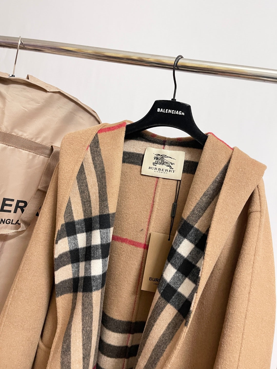 버버리 울 후드 랩 코트 아카이브 베이지