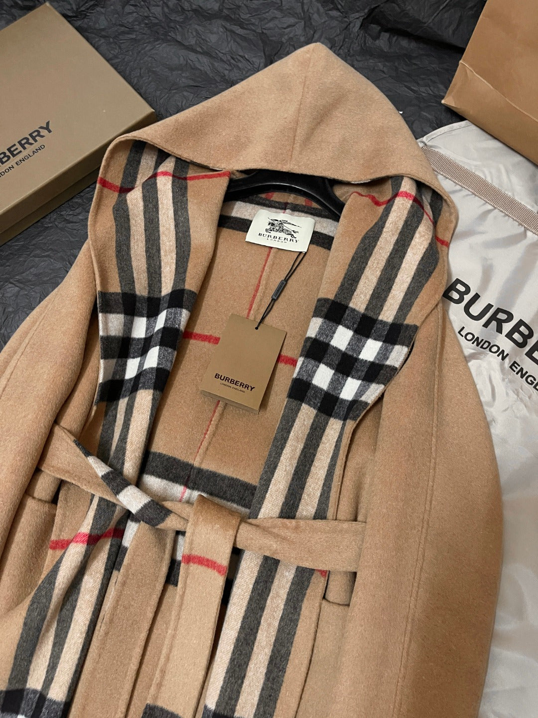 버버리 울 후드 랩 코트 아카이브 베이지