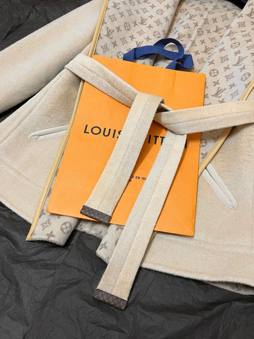 루이비통 모노그램 리버서블 랩 코트