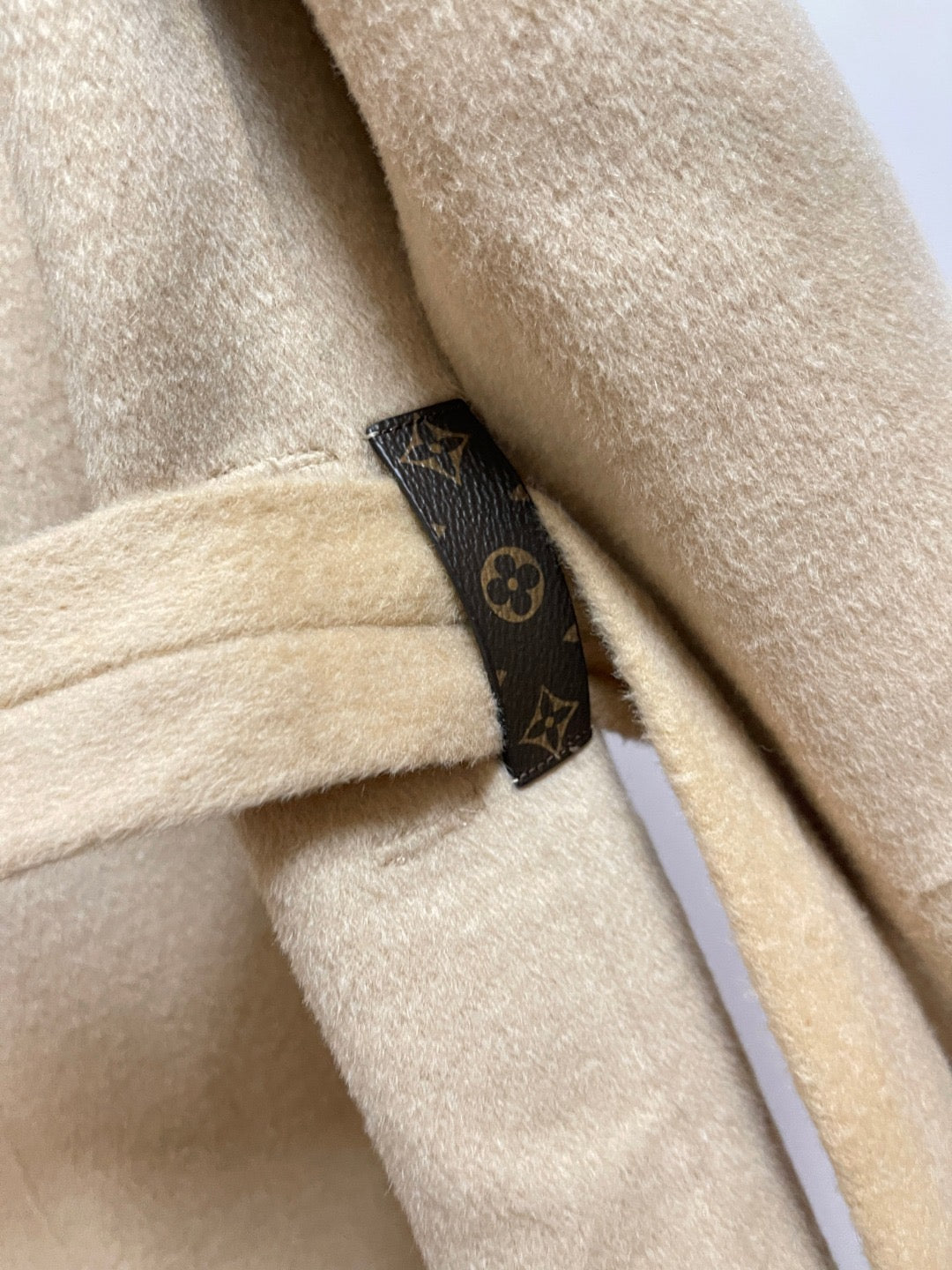 루이비통 모노그램 리버서블 랩 코트