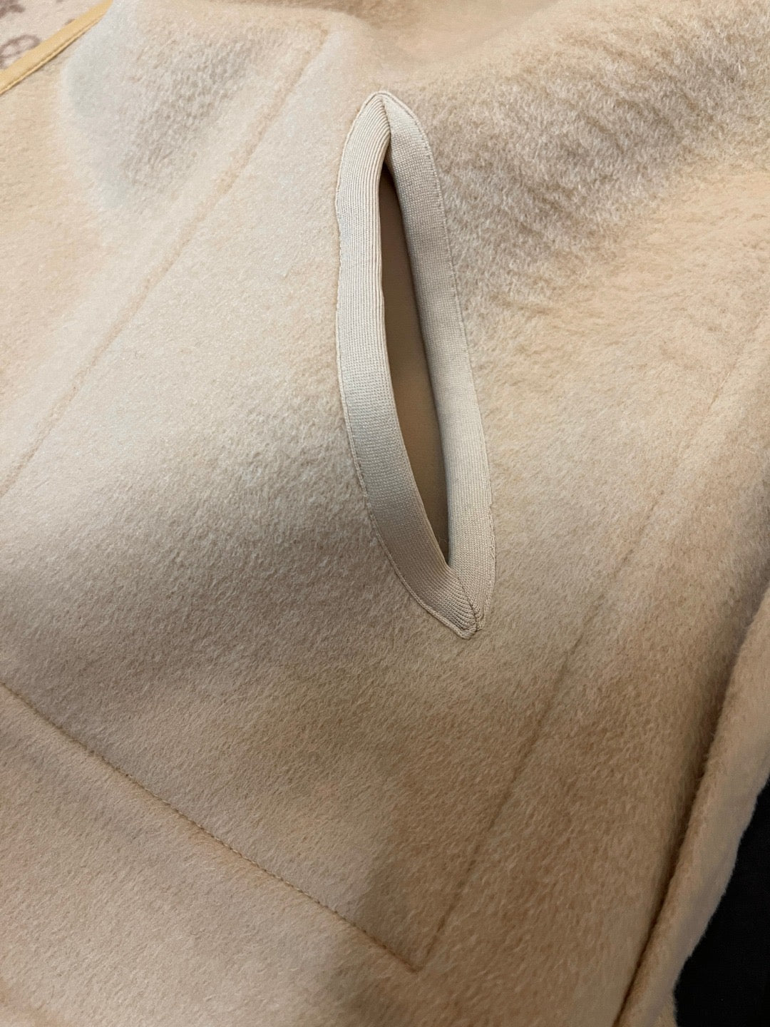 루이비통 모노그램 리버서블 랩 코트