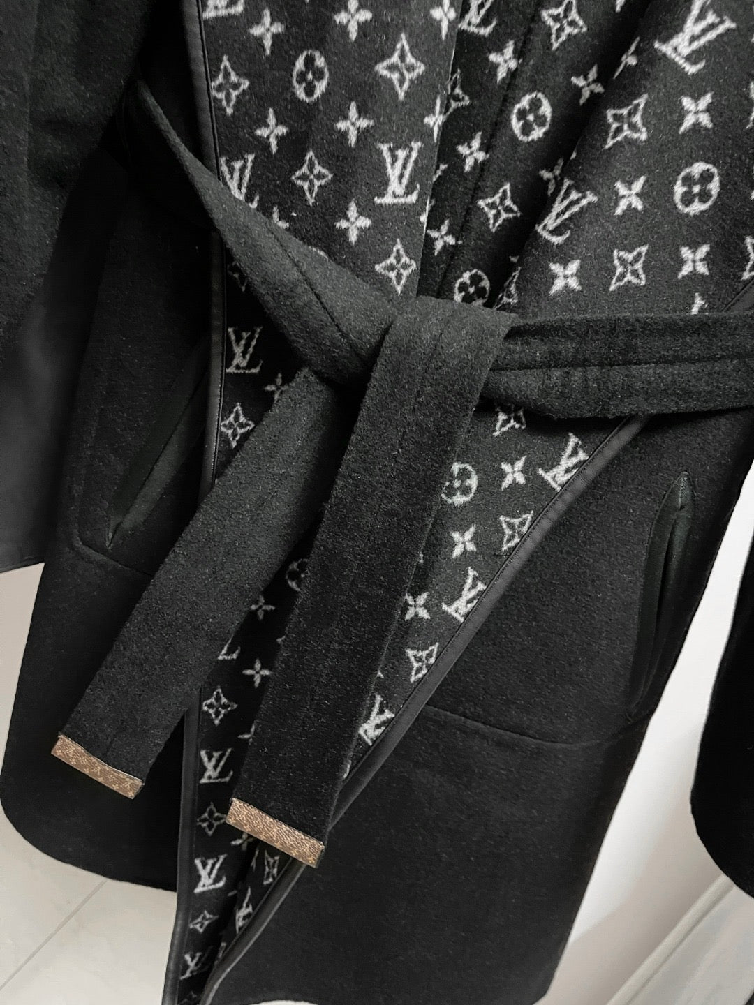 루이비통 후디드 모노그램 코트