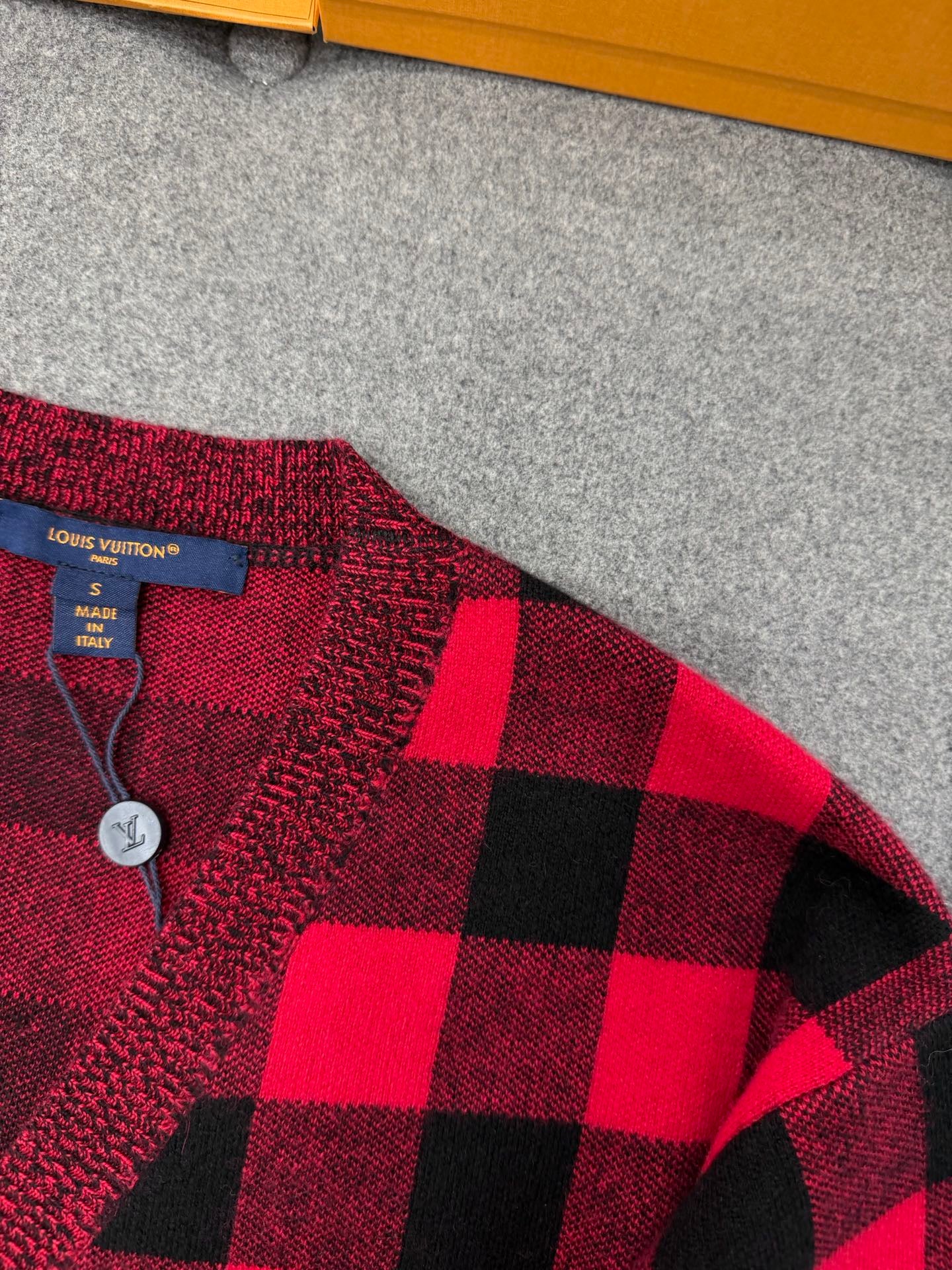 루이비통 그래픽 체크 니트 가디건