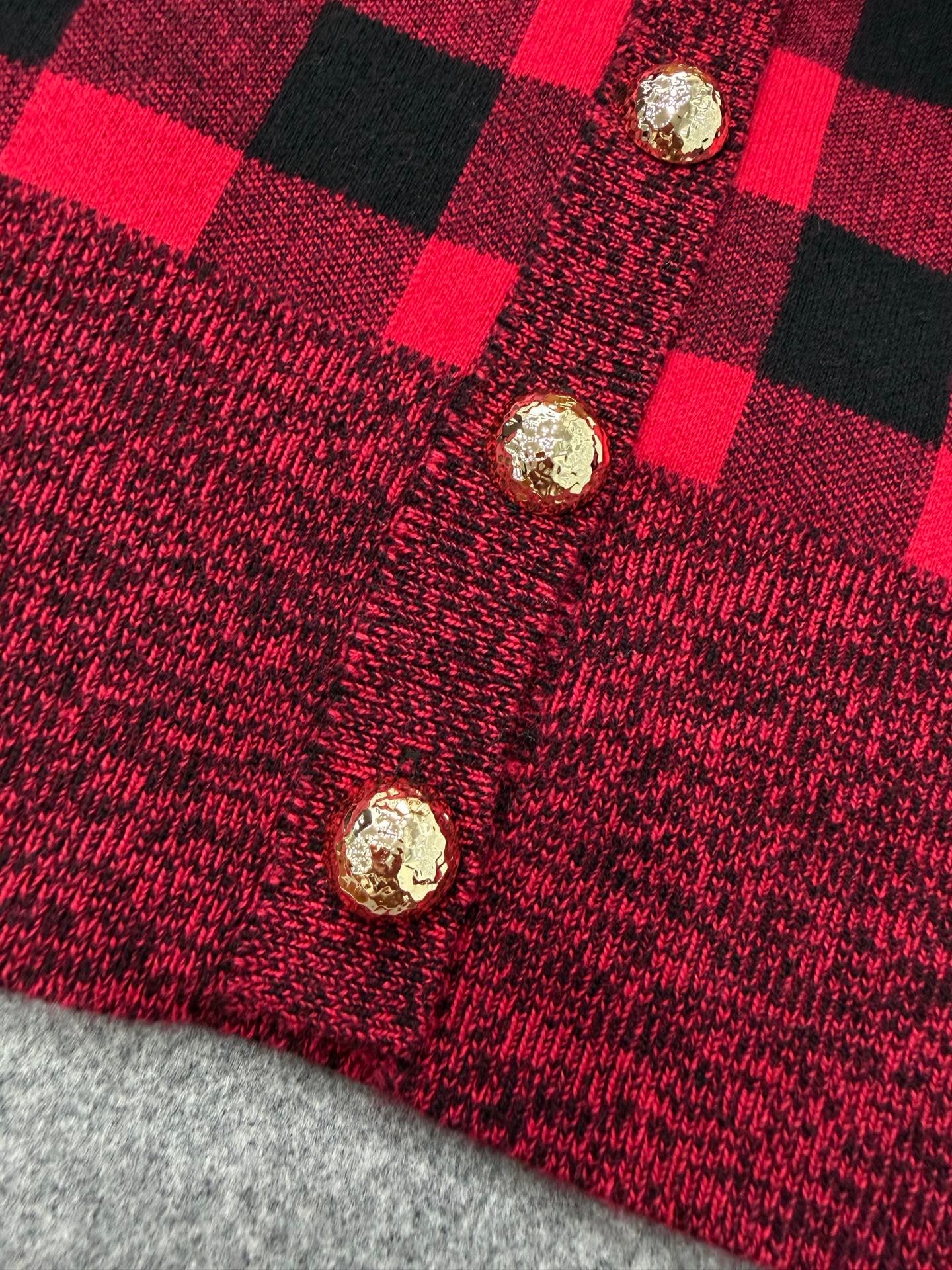 루이비통 그래픽 체크 니트 가디건