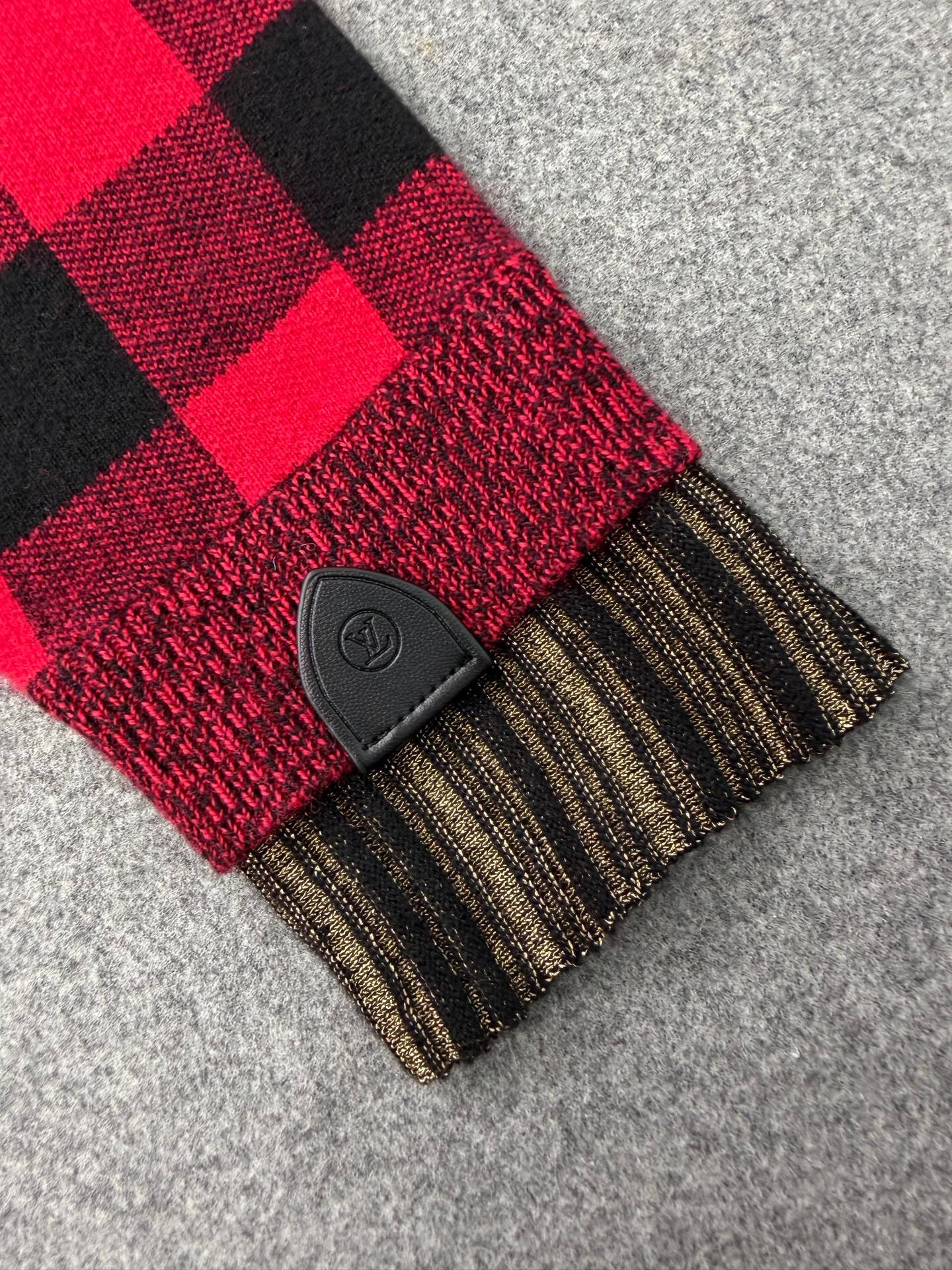 루이비통 그래픽 체크 니트 가디건