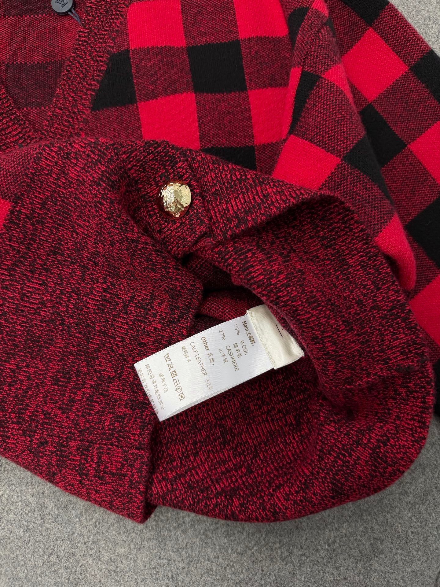 루이비통 그래픽 체크 니트 가디건