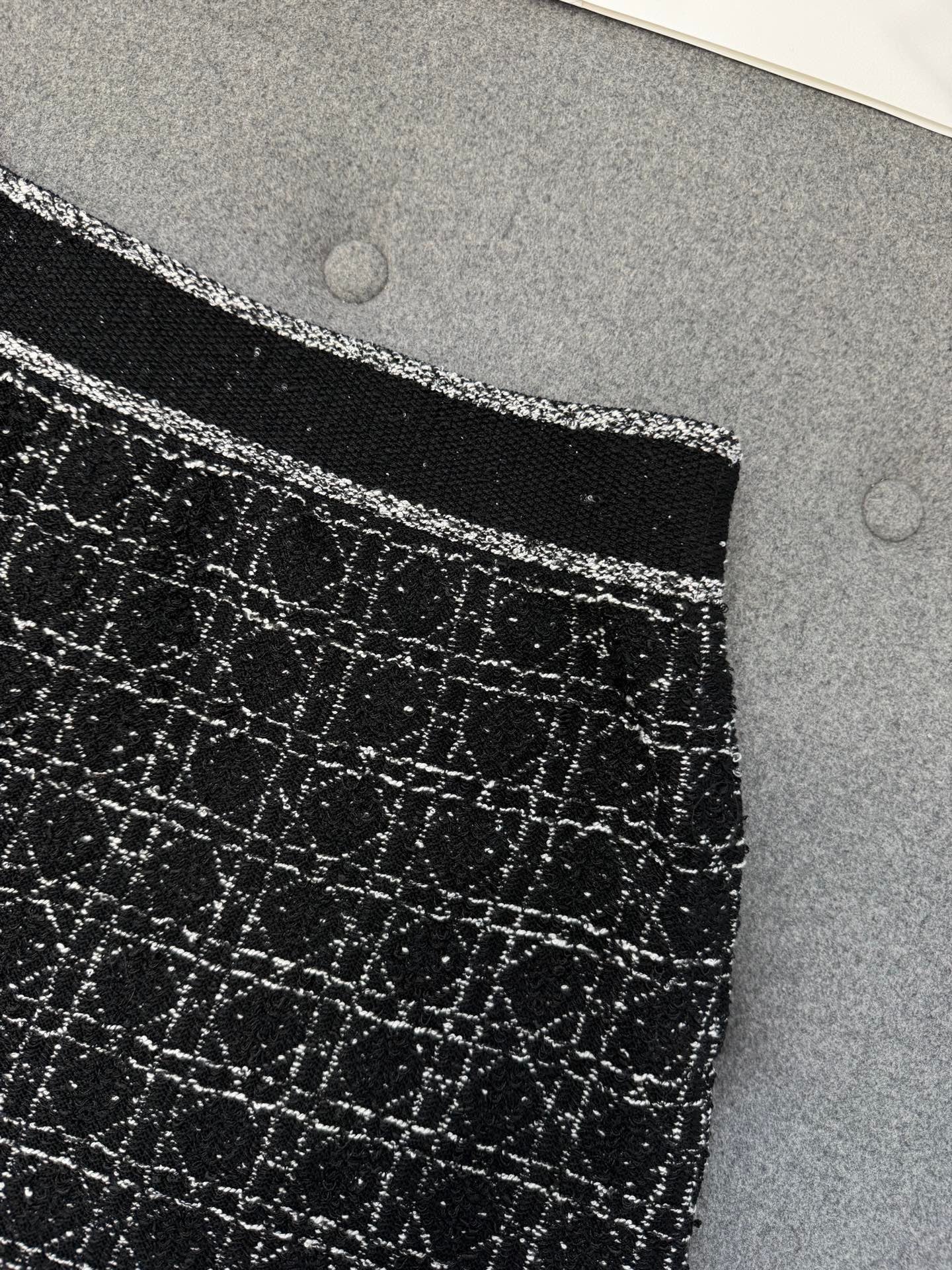 디올 매크로 까나쥬 재킷 블랙 앤 화이트 테크니컬 코튼 트위드