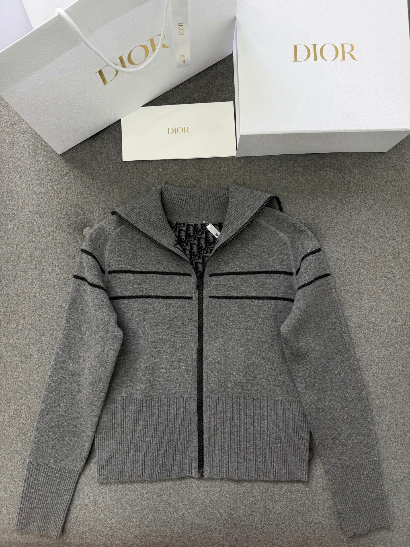 디올 오블리크 캐시미어 리버시블 가디건