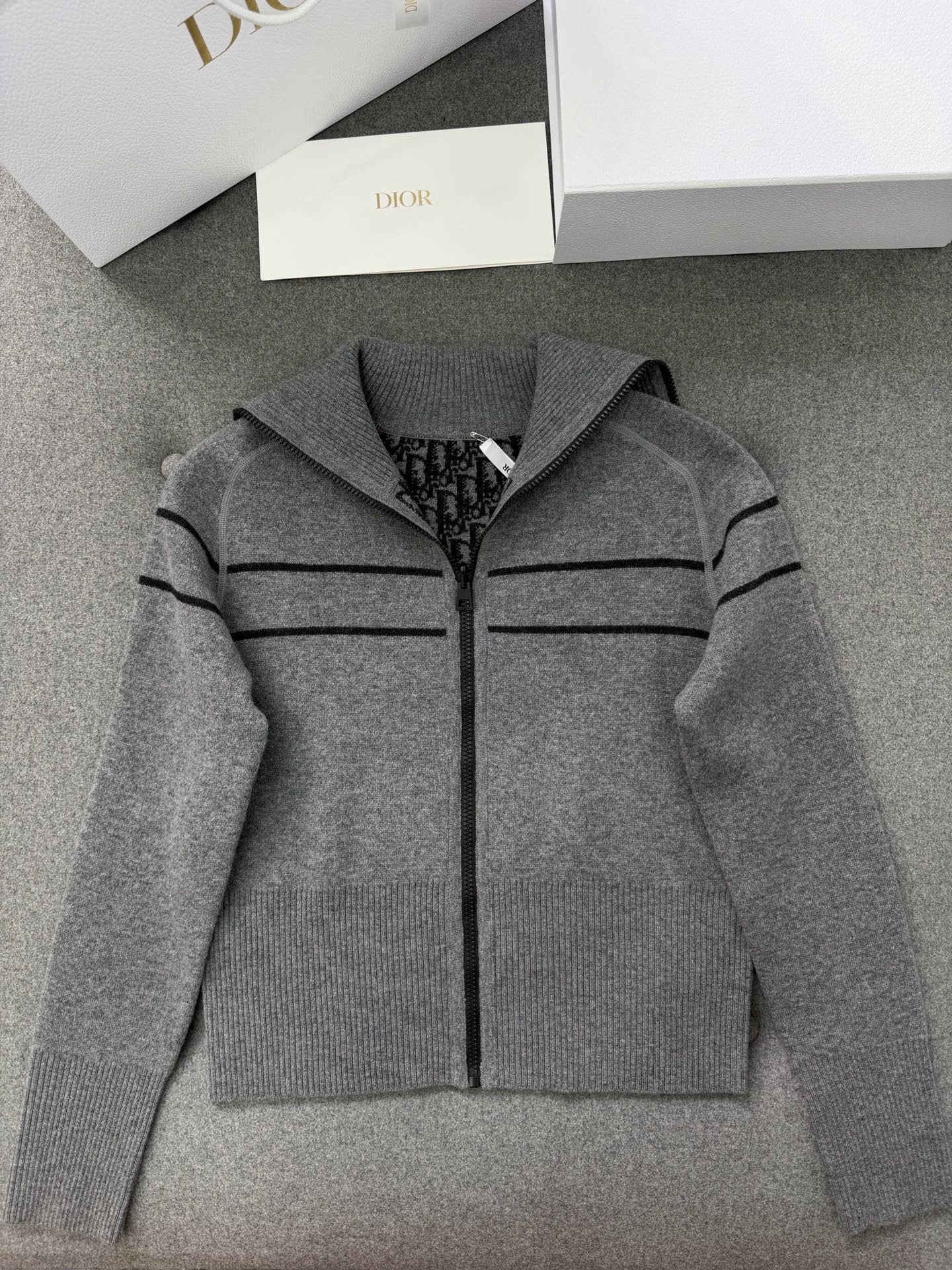 디올 오블리크 캐시미어 리버시블 가디건