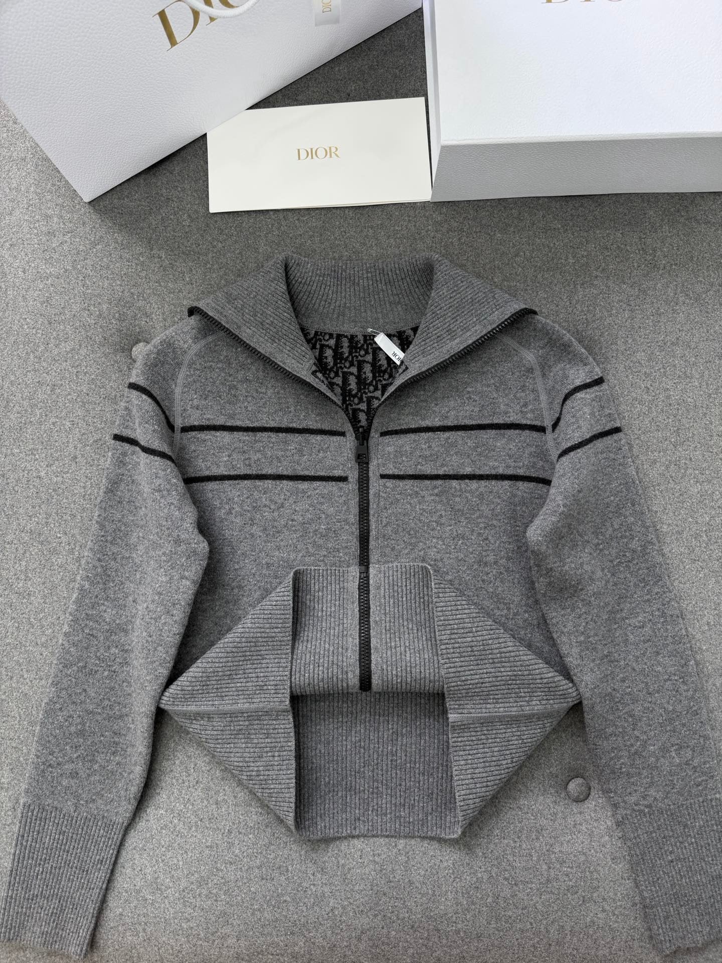 디올 오블리크 캐시미어 리버시블 가디건