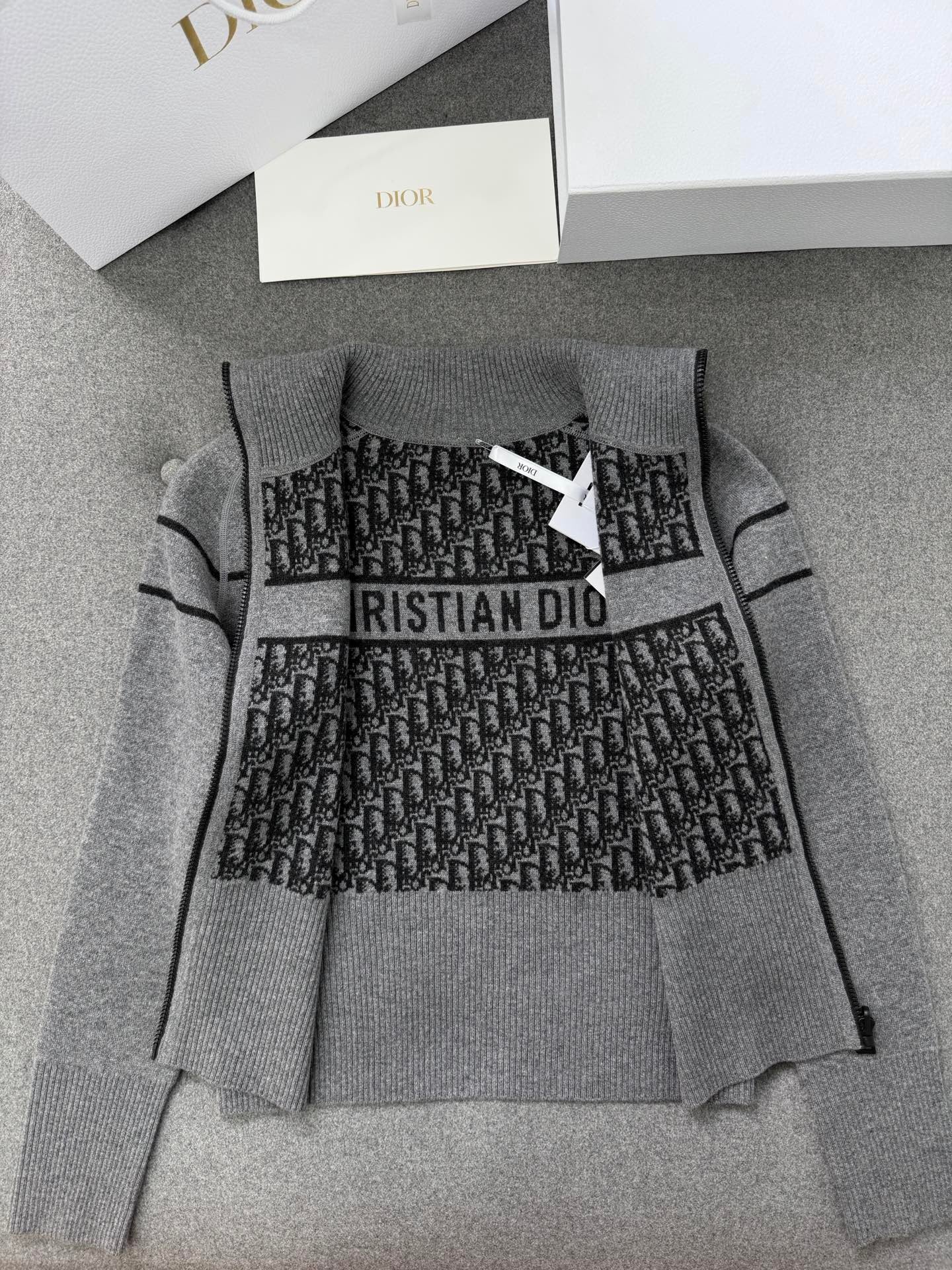 디올 오블리크 캐시미어 리버시블 가디건