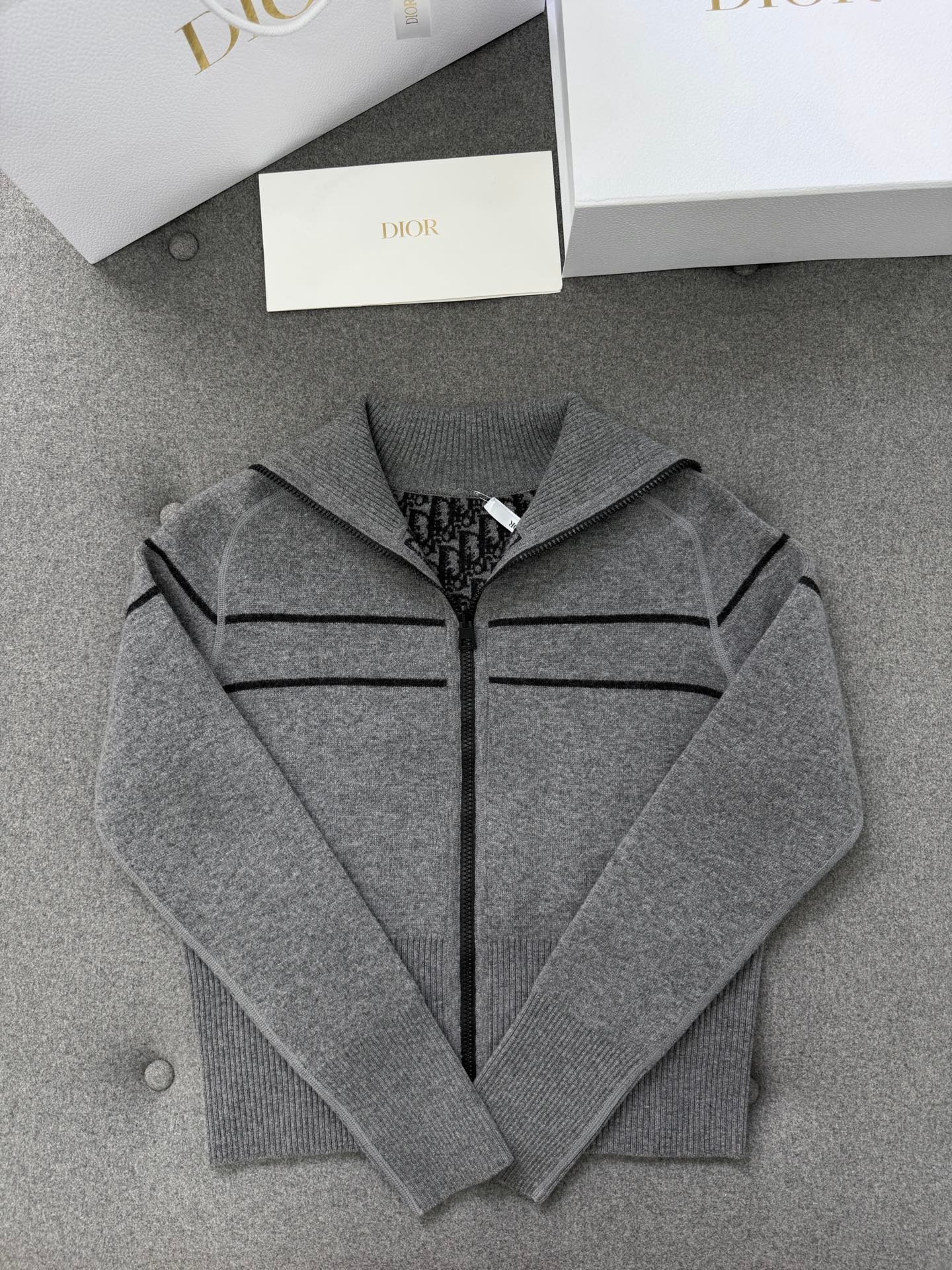 디올 오블리크 캐시미어 리버시블 가디건