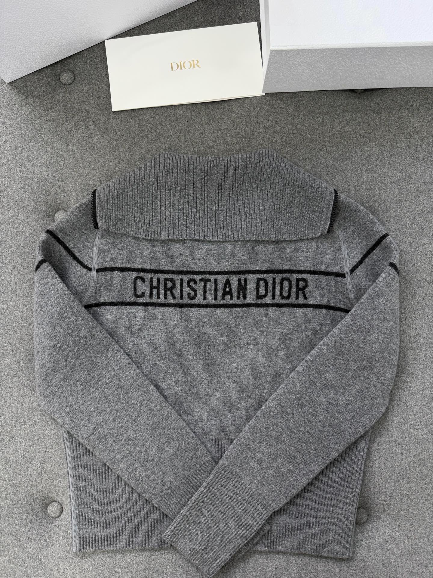 디올 오블리크 캐시미어 리버시블 가디건