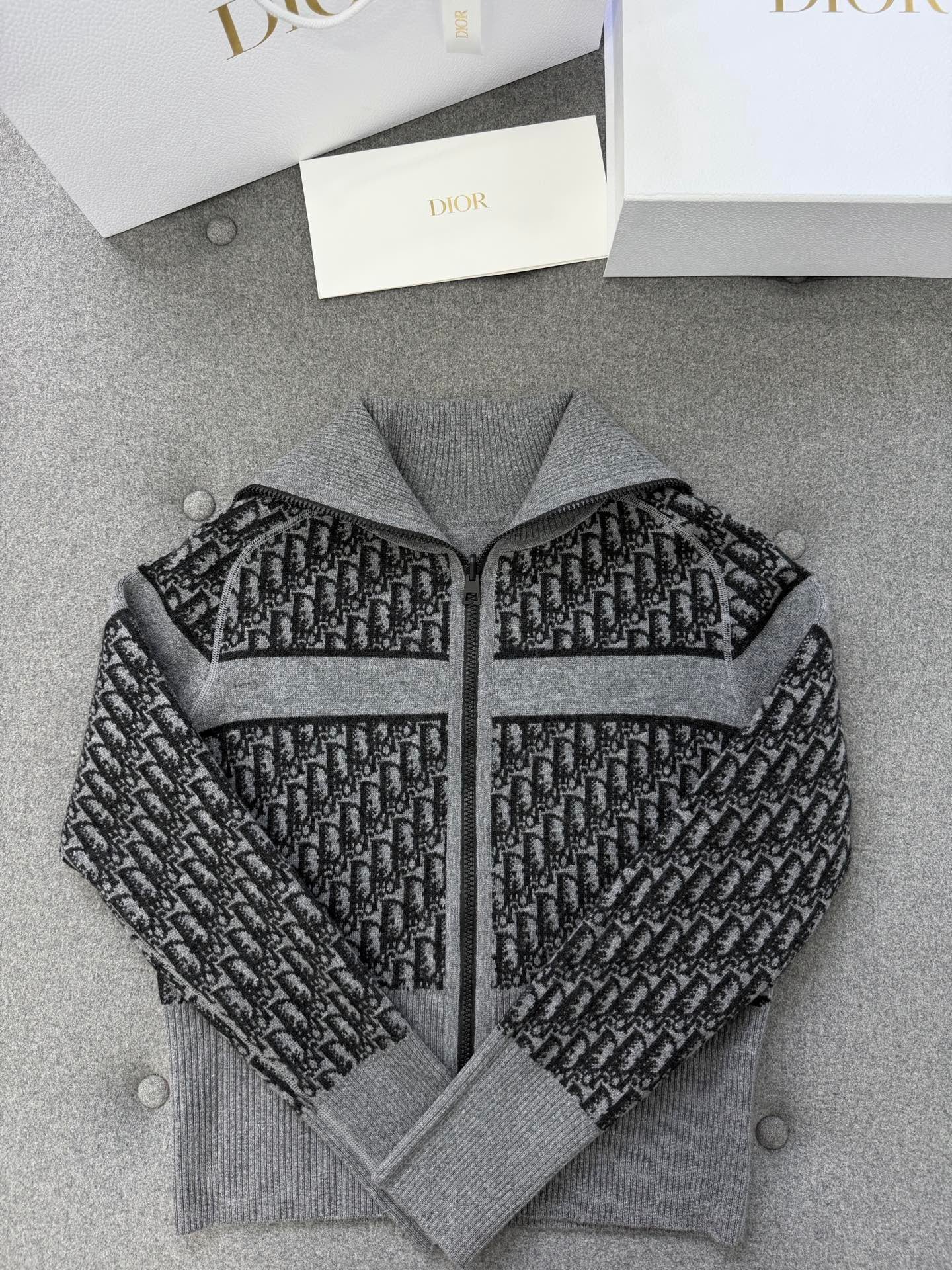 디올 오블리크 캐시미어 리버시블 가디건