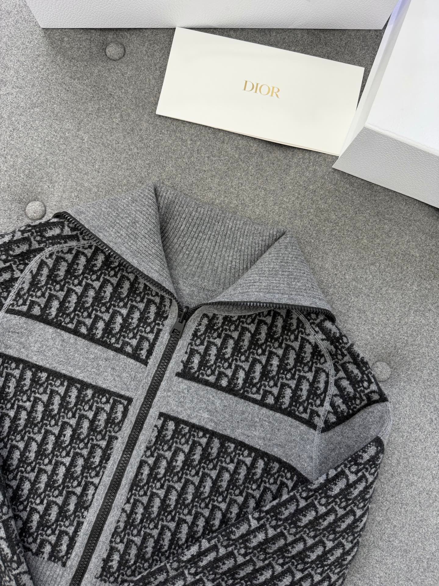 디올 오블리크 캐시미어 리버시블 가디건