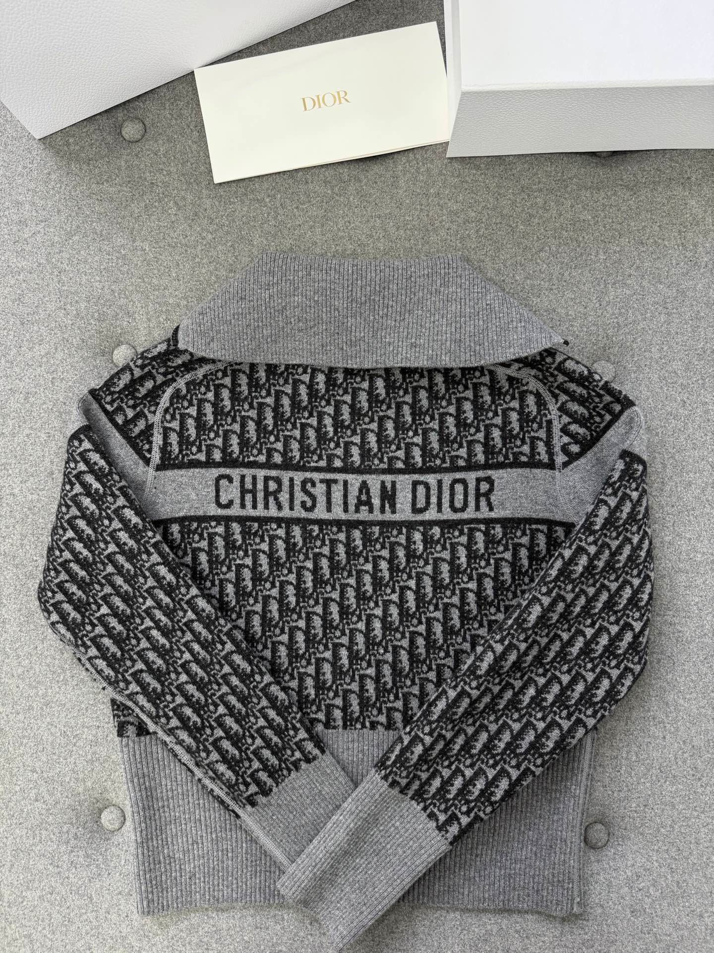 디올 오블리크 캐시미어 리버시블 가디건