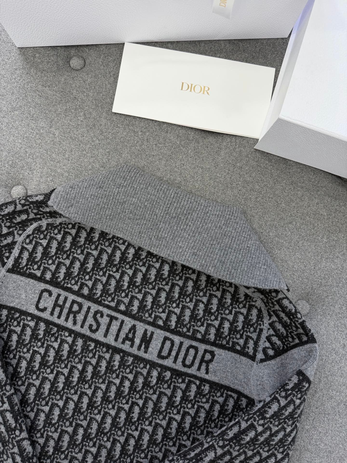 디올 오블리크 캐시미어 리버시블 가디건