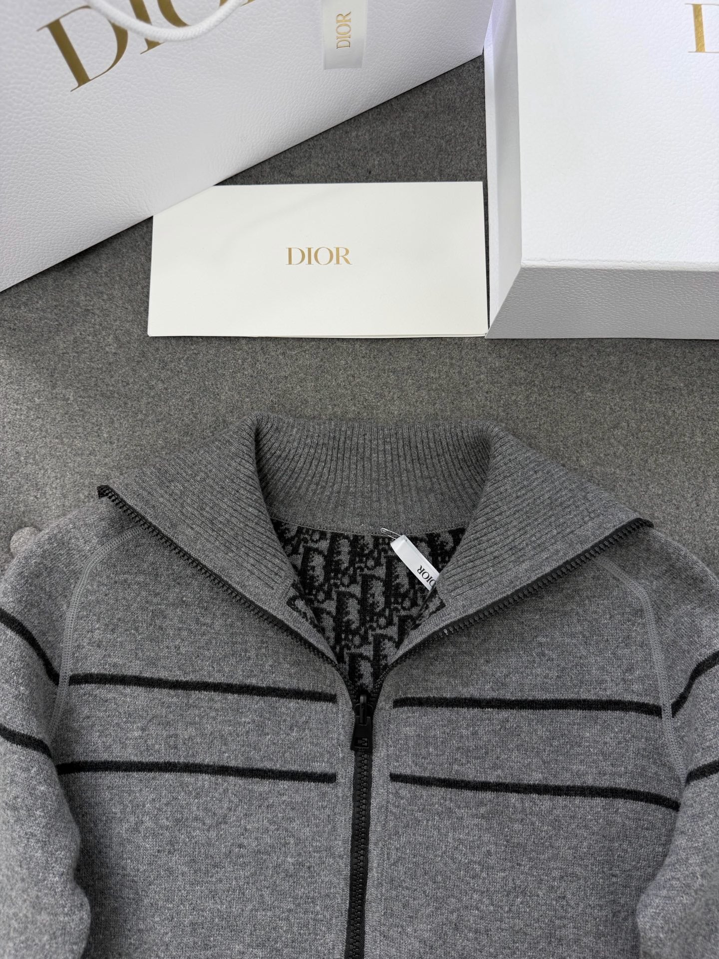 디올 오블리크 캐시미어 리버시블 가디건