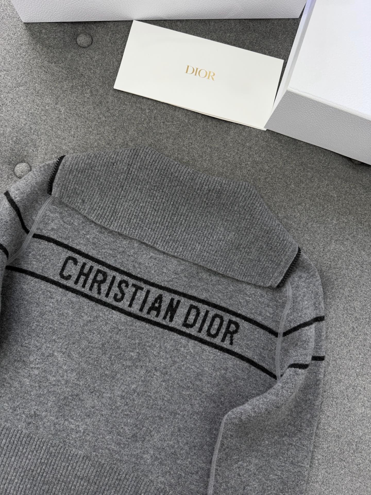 디올 오블리크 캐시미어 리버시블 가디건